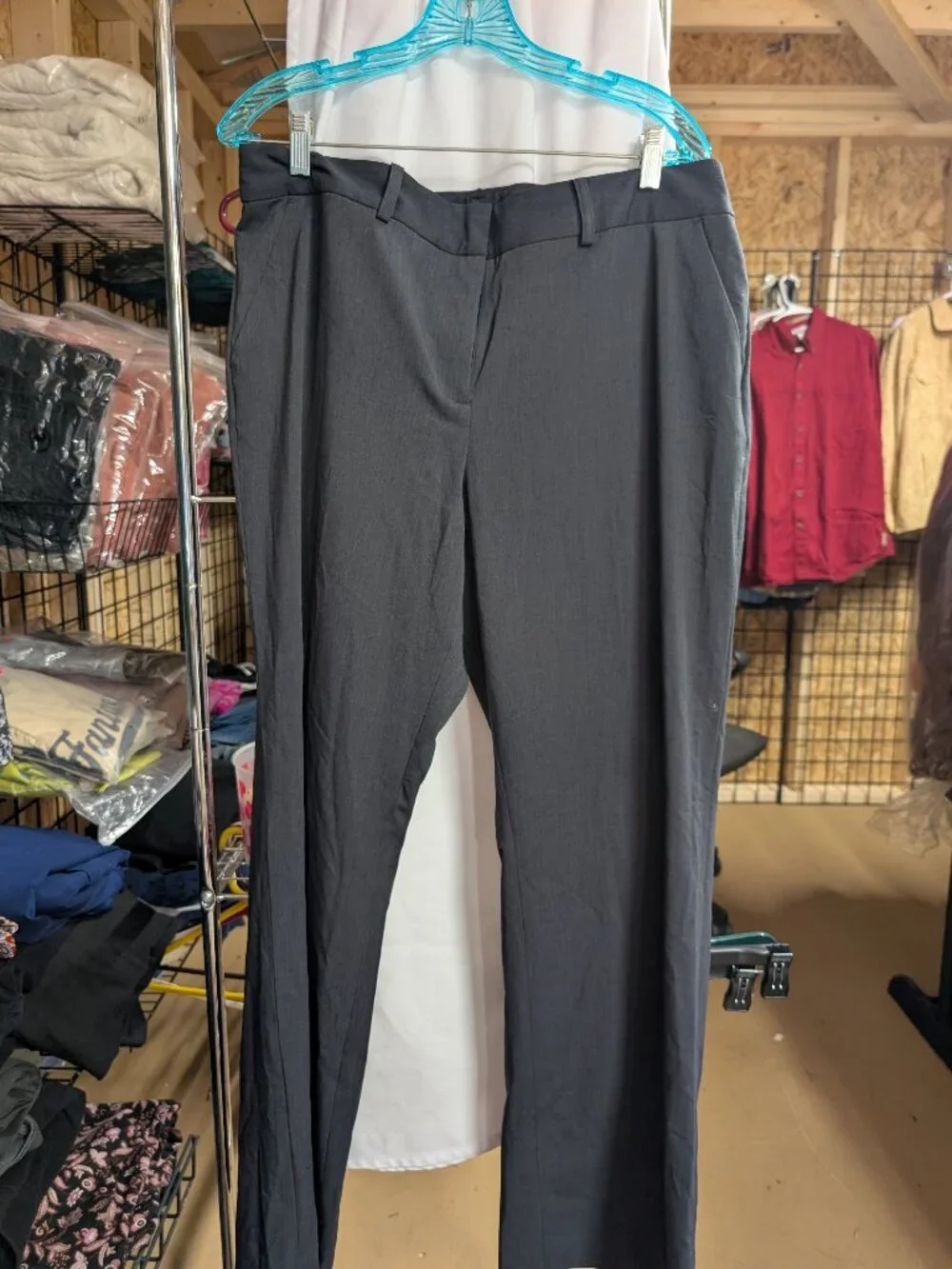 Liz Claiborne Women's Dress Pants Size 18 - 25% Off When You Bundle 5+ Items